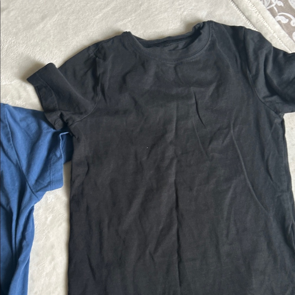 6T Nordstrom / Oshkosh/ Joe fresh Short Sleeve Tees in Black and Blue - Picture 7 of 7